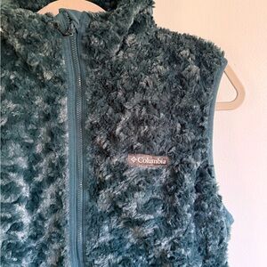 Columbia Plush Turquoise Vest